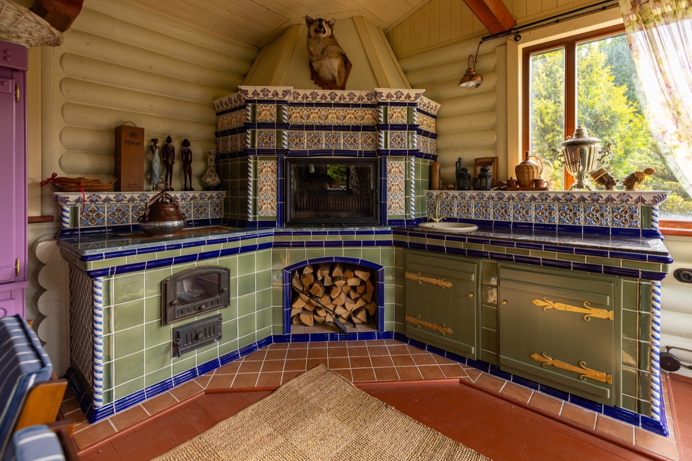 Barbecue Birds – Gesamtansicht des Innenraums